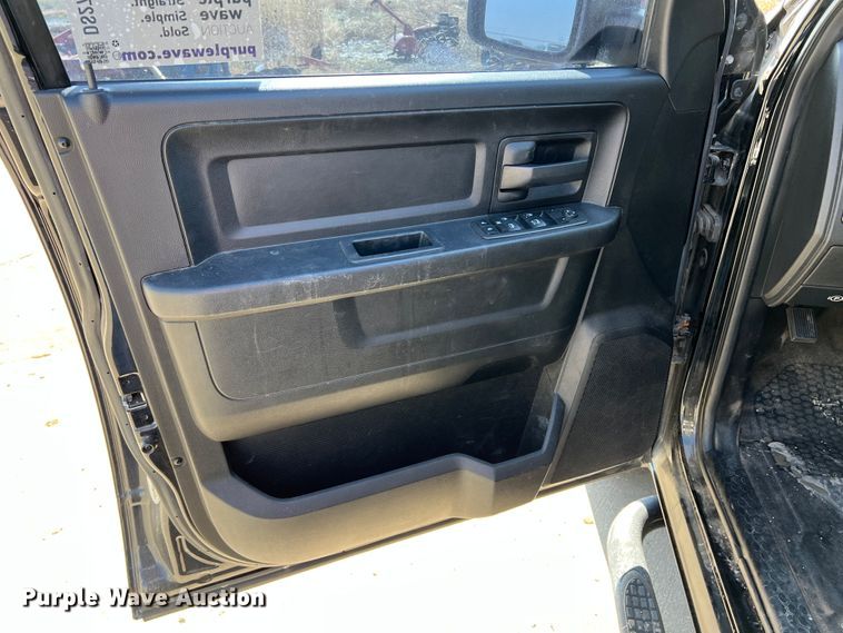 image for item DS2775 2013 Dodge Ram 1500  Crew Cab pickup truck