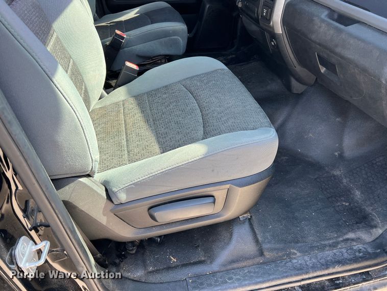 image for item DS2775 2013 Dodge Ram 1500  Crew Cab pickup truck