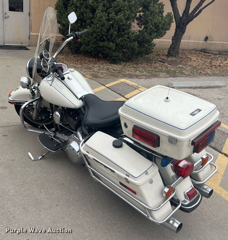 image for item GA9653 2008 Harley Davidson Road King Police  motorcycle