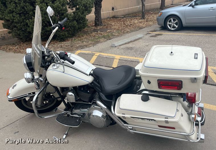image for item GA9653 2008 Harley Davidson Road King Police  motorcycle