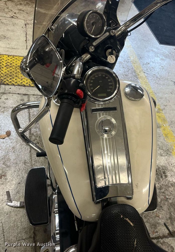 image for item GA9658 2008 Harley Davidson Road King Police  motorcycle