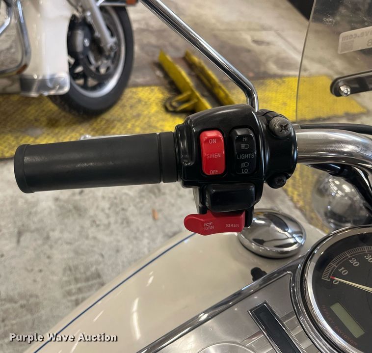 image for item GA9658 2008 Harley Davidson Road King Police  motorcycle