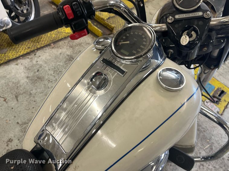 image for item GA9658 2008 Harley Davidson Road King Police  motorcycle