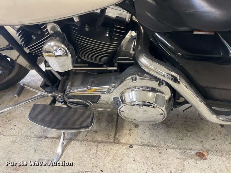 image for item GA9658 2008 Harley Davidson Road King Police  motorcycle