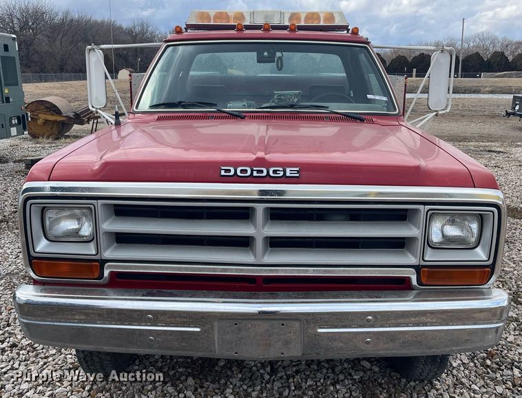 image for item HP9471 1990 Dodge Ram W350  utility bed pickup truck