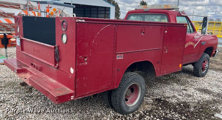 image for item HP9471 1990 Dodge Ram W350  utility bed pickup truck