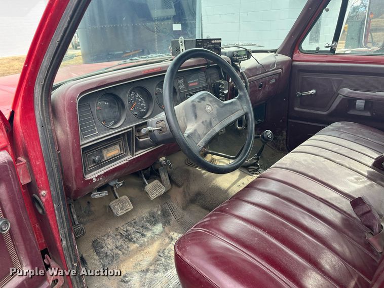 image for item HP9471 1990 Dodge Ram W350  utility bed pickup truck