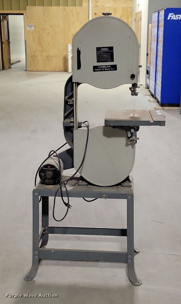image for item IO9382 Delta 14  band saw
