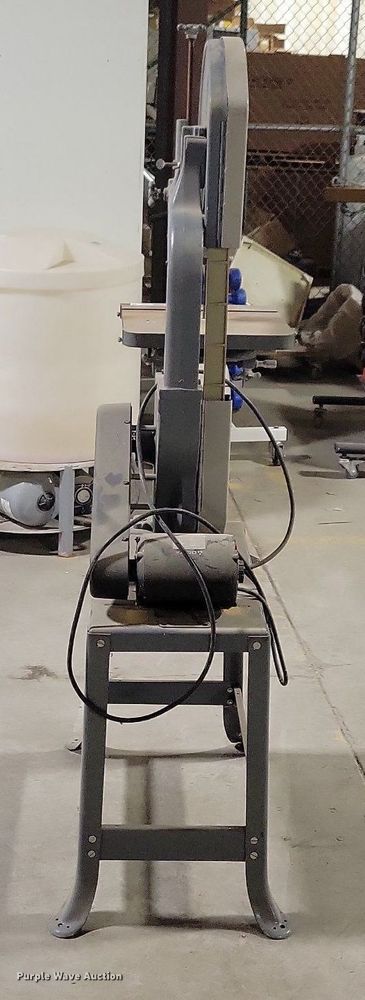 image for item IO9382 Delta 14  band saw