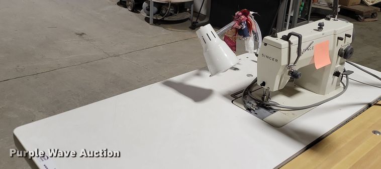 image for item IO9387 Singer  sewing machine