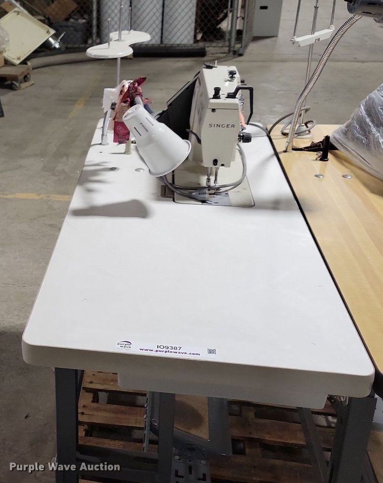 image for item IO9387 Singer  sewing machine