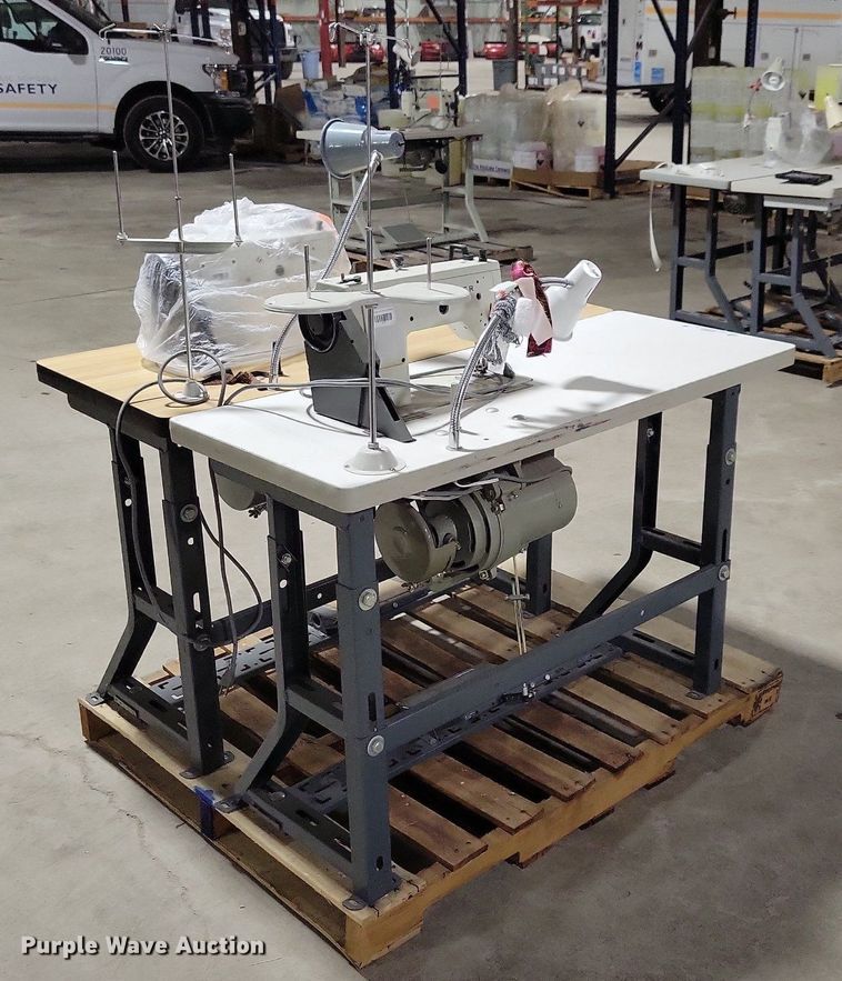 image for item IO9387 Singer  sewing machine