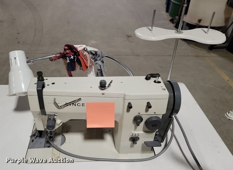 image for item IO9387 Singer  sewing machine