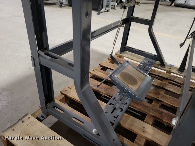 image for item IO9387 Singer  sewing machine