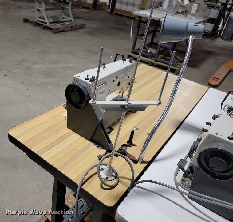 image for item IO9388 Singer  sewing machine
