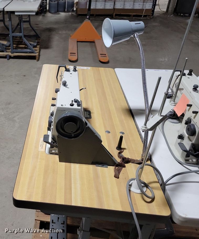 image for item IO9388 Singer  sewing machine