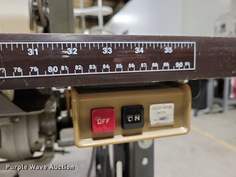 image for item IO9388 Singer  sewing machine