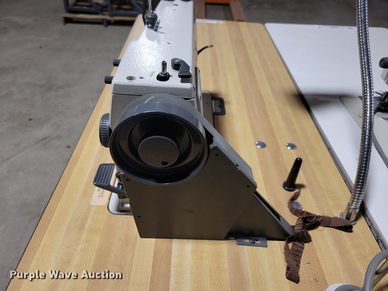 image for item IO9388 Singer  sewing machine