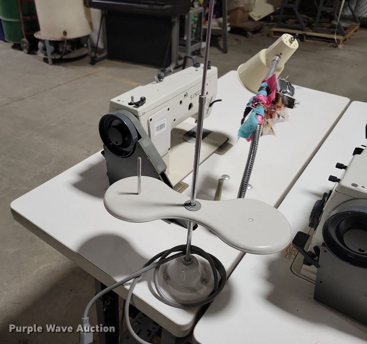 image for item IO9389 Singer 20 U73  sewing machine