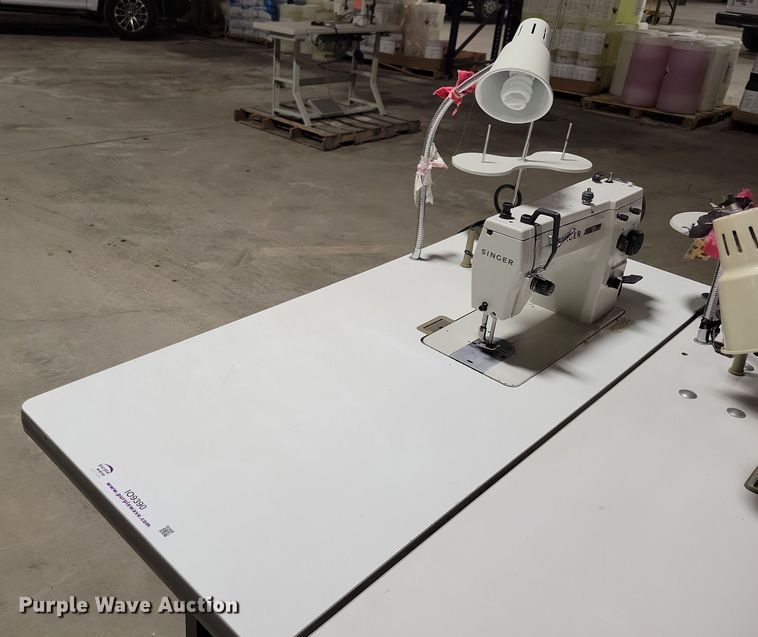 image for item IO9390 Singer 20 U73  sewing machine
