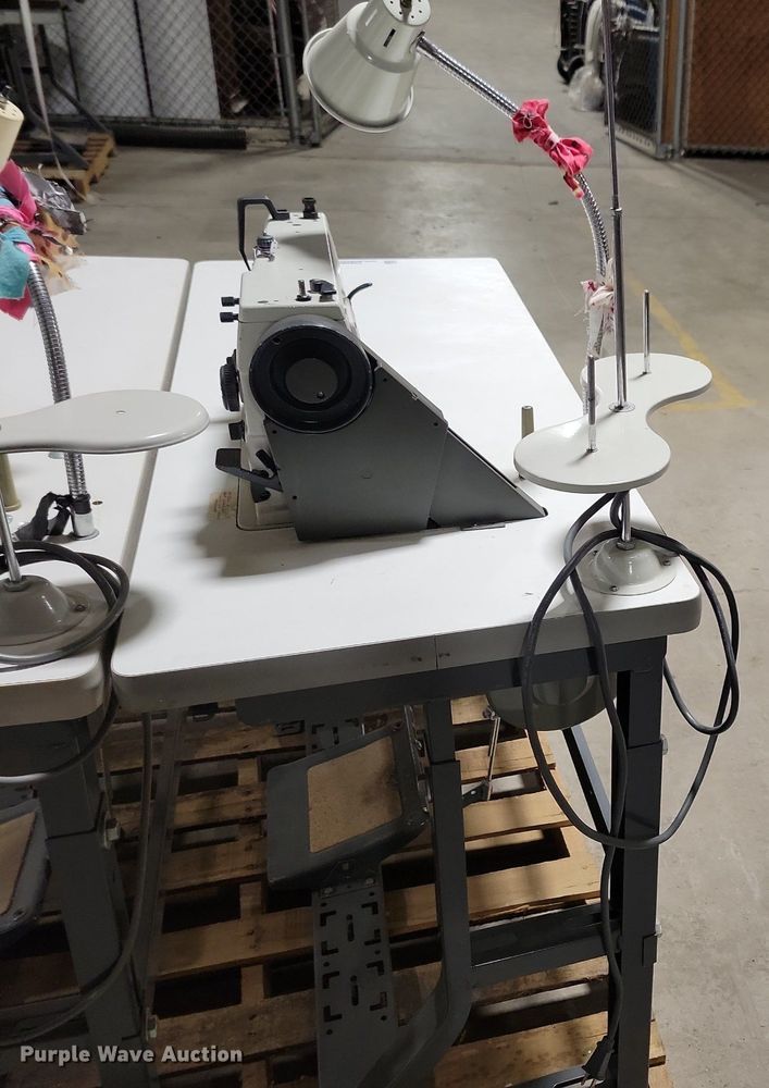 image for item IO9390 Singer 20 U73  sewing machine