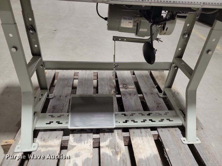 image for item IO9391 Singer  sewing machine