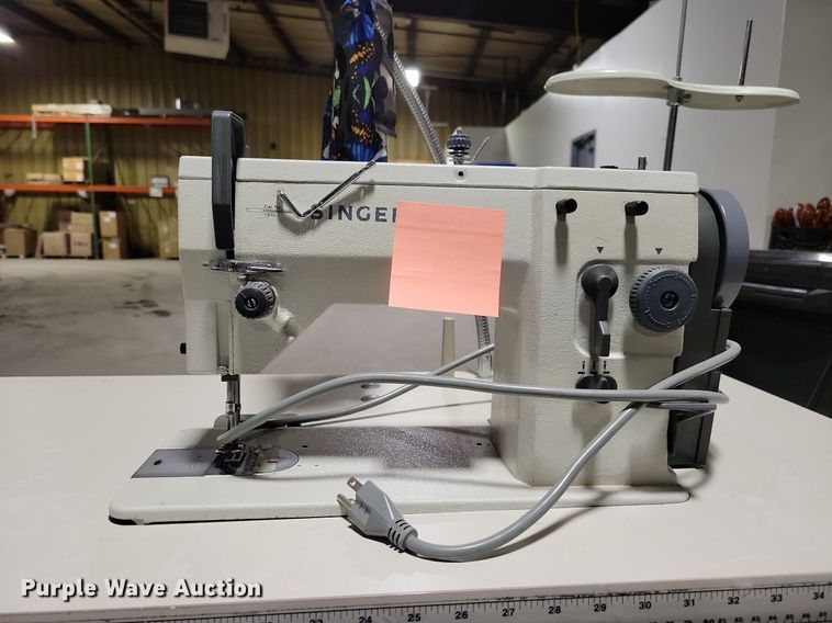 image for item IO9391 Singer  sewing machine