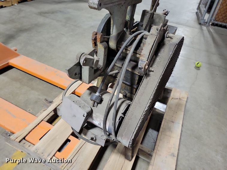 image for item IO9394 Keller  band saw