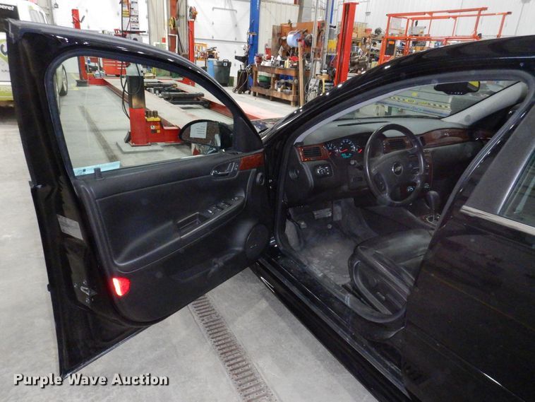 image for item IO9409 2010 Chevrolet Impala LT