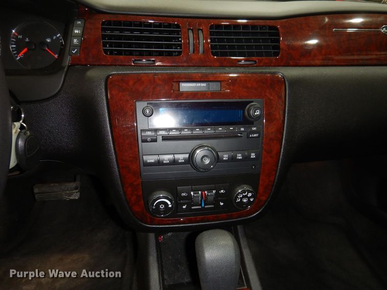 image for item IO9409 2010 Chevrolet Impala LT