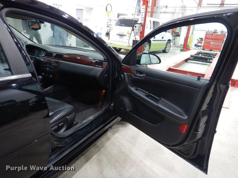 image for item IO9409 2010 Chevrolet Impala LT