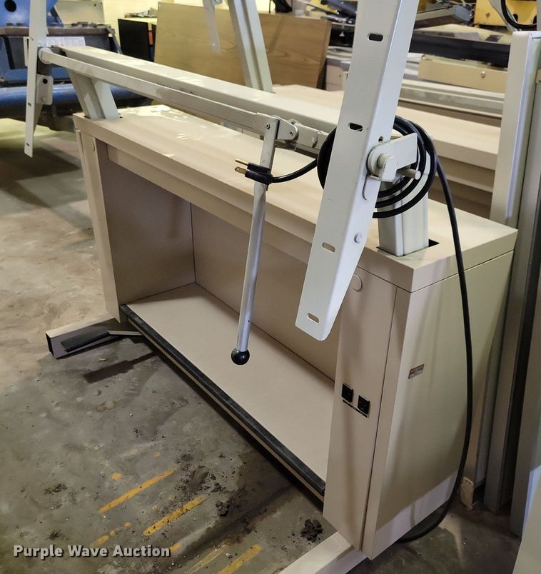 image for item IO9411 Office supplies and equipment