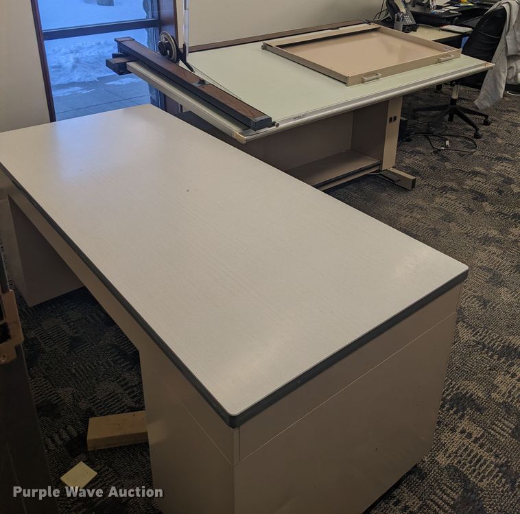 image for item IO9411 Office supplies and equipment