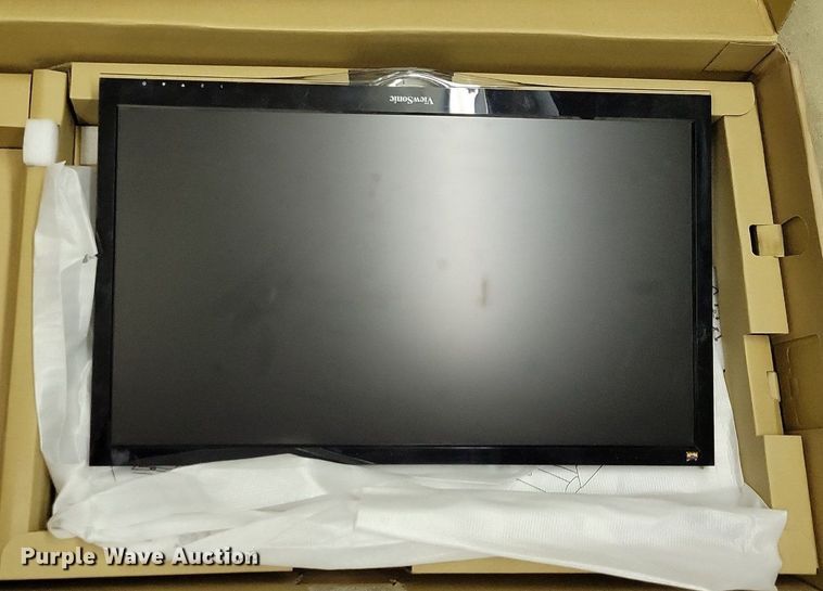 image for item IO9414 (8) computer monitors