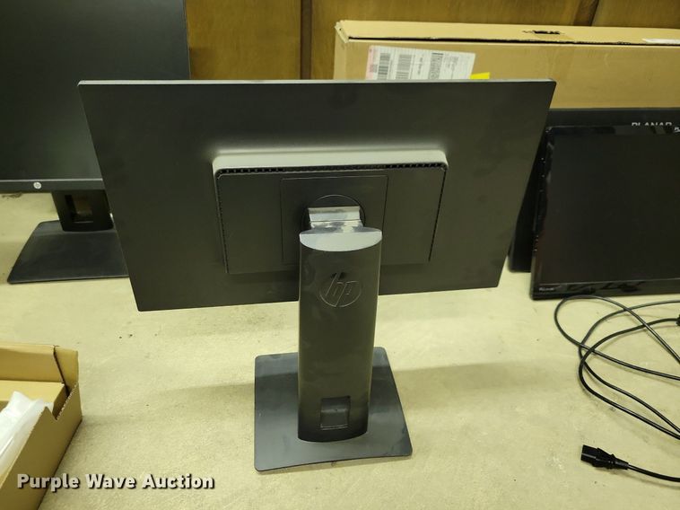 image for item IO9414 (8) computer monitors