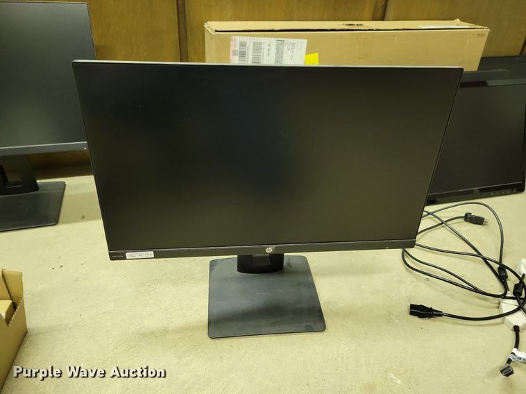 image for item IO9414 (8) computer monitors