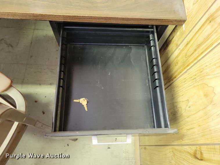 image for item IO9415 Office supplies and equipment