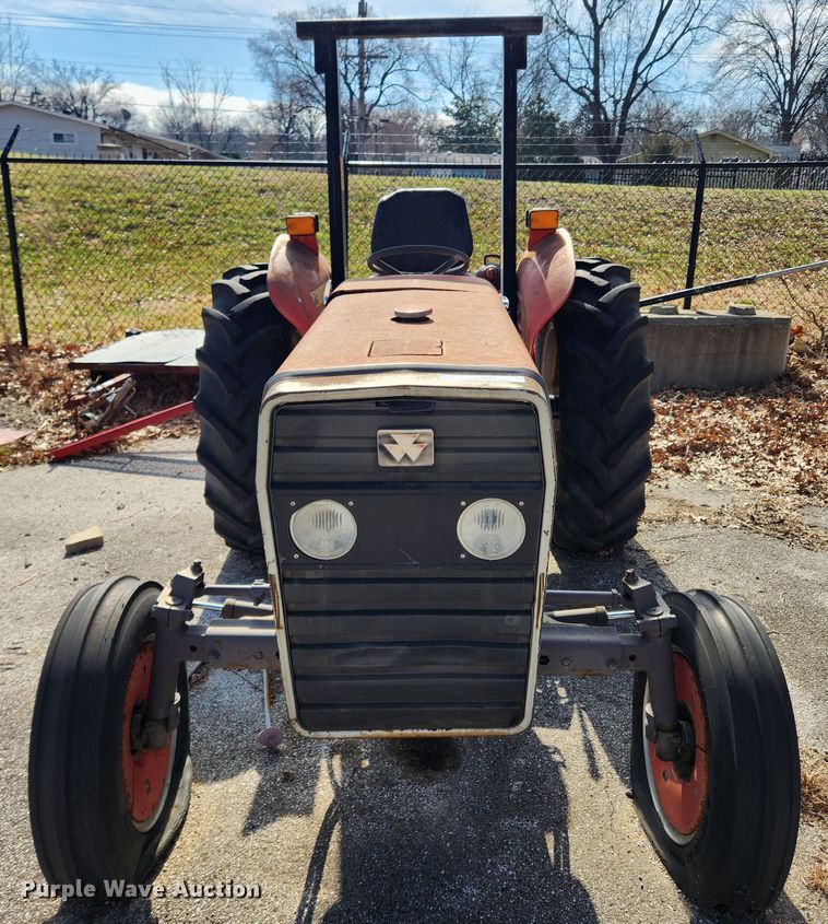 image for item JB9561 1995 Massey Ferguson 240  tractor