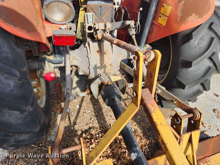 image for item JB9561 1995 Massey Ferguson 240  tractor