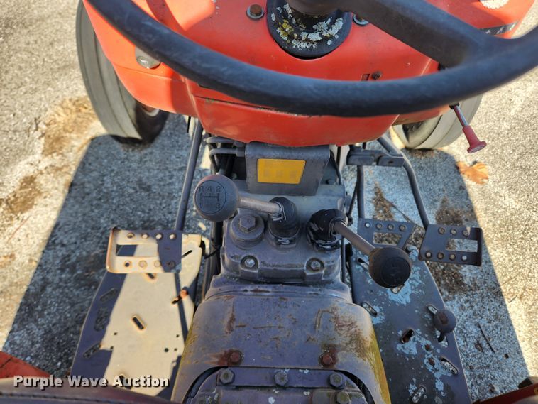 image for item JB9561 1995 Massey Ferguson 240  tractor