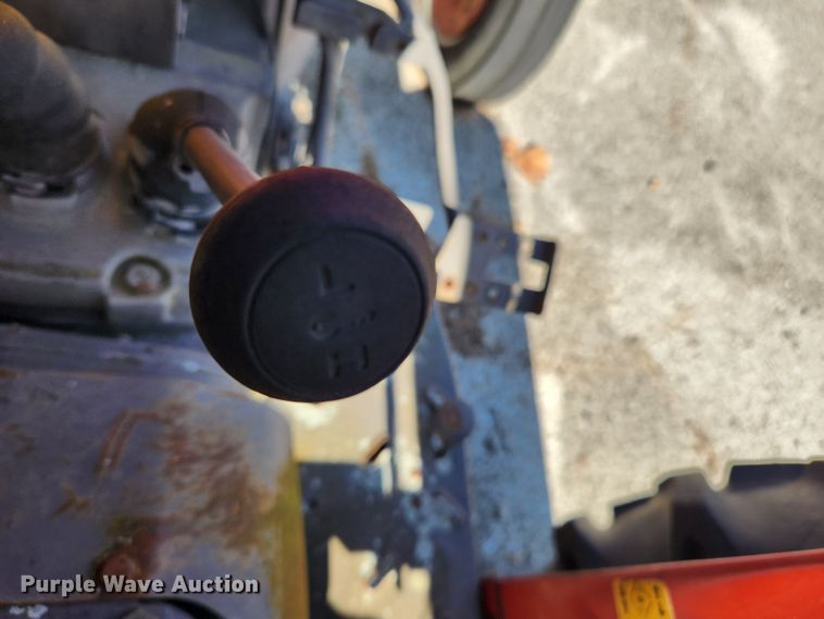 image for item JB9561 1995 Massey Ferguson 240  tractor