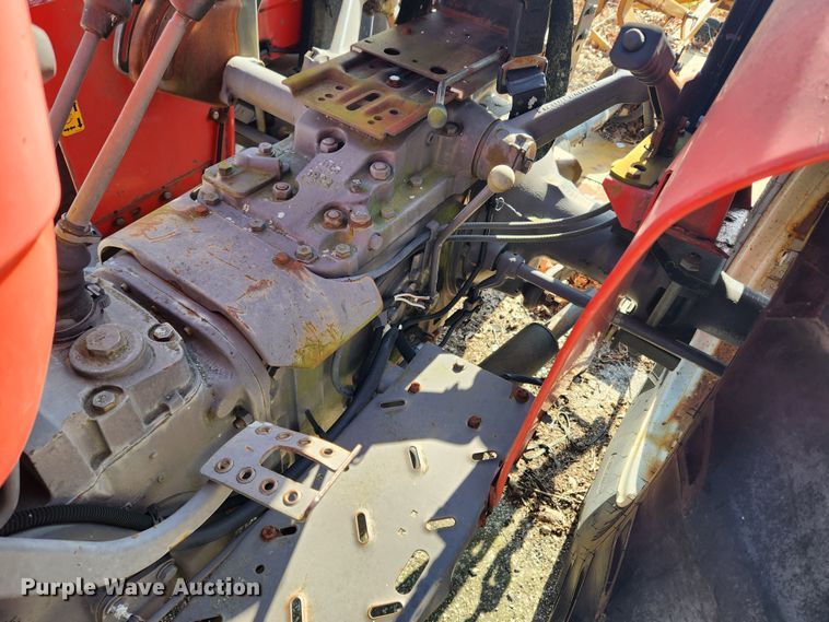 image for item JB9561 1995 Massey Ferguson 240  tractor