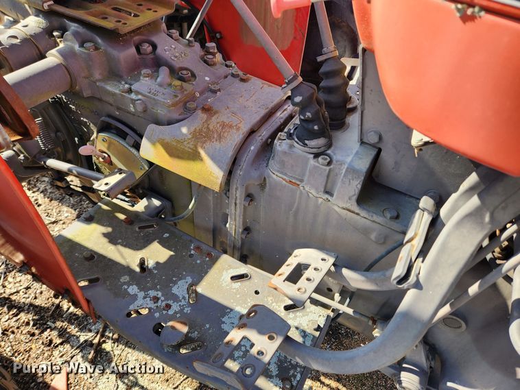 image for item JB9561 1995 Massey Ferguson 240  tractor