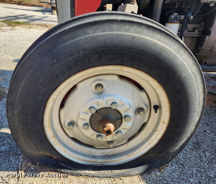 image for item JB9561 1995 Massey Ferguson 240  tractor