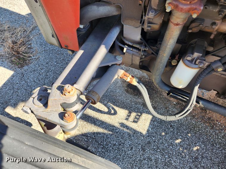 image for item JB9561 1995 Massey Ferguson 240  tractor