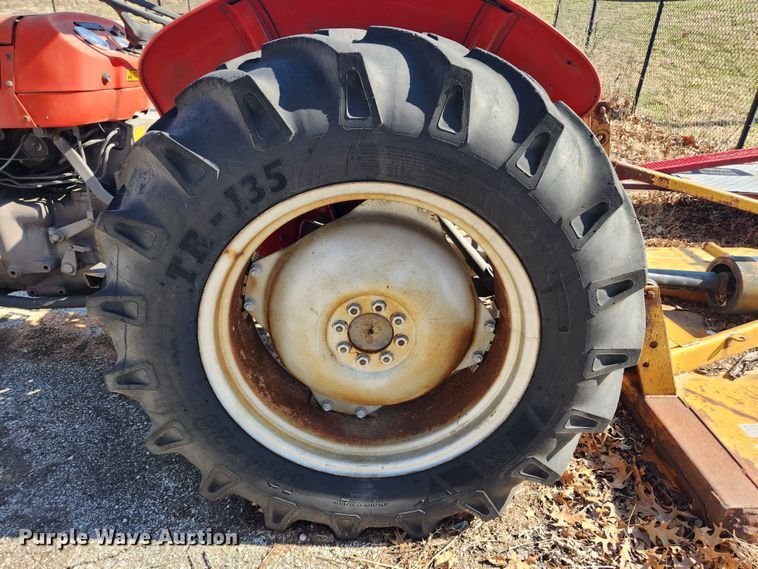 image for item JB9561 1995 Massey Ferguson 240  tractor