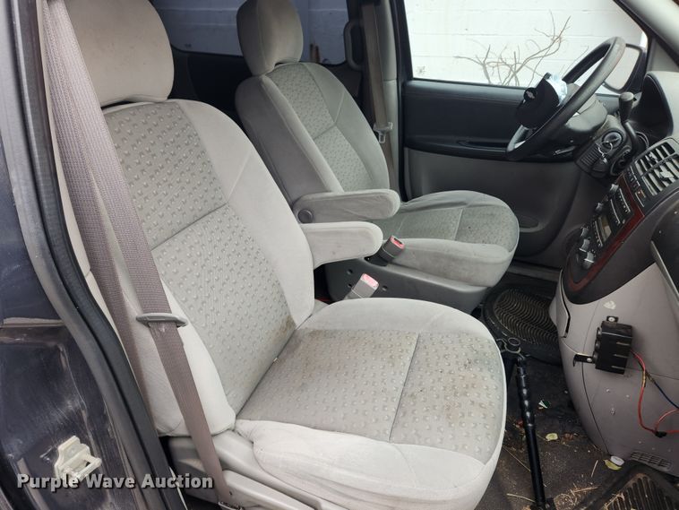 image for item JB9562 2008 Chevrolet Uplander  van