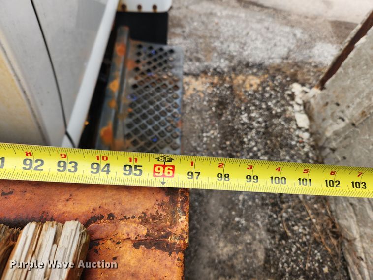 image for item JB9563 2004 GMC C5500  flatbed truck