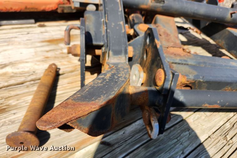 image for item JB9563 2004 GMC C5500  flatbed truck