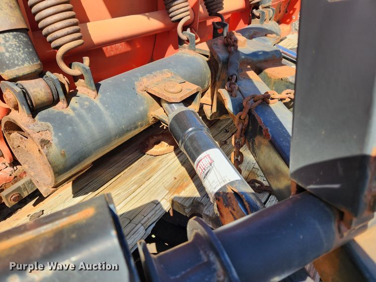 image for item JB9563 2004 GMC C5500  flatbed truck